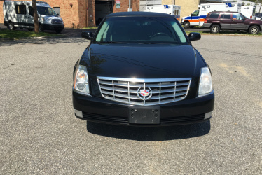 2011 CADILLAC FEDERAL SIX DOOR USED FUNERAL LIMOUSINE - Specialty Hearse