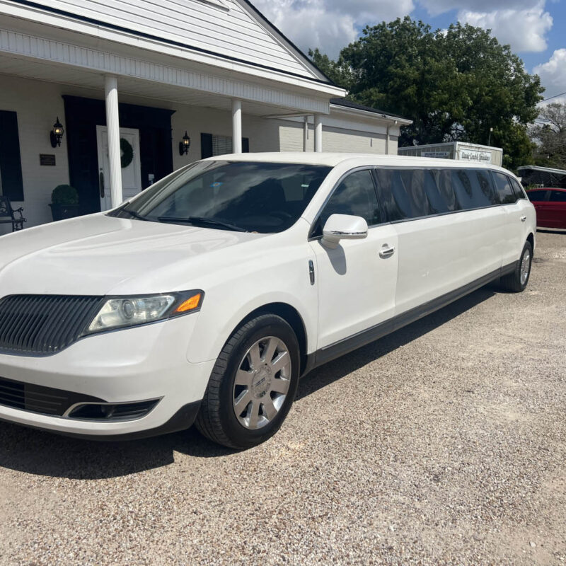 LINCOLN DABRYAN 120” 4 DOOR VIP LIMOUSINE