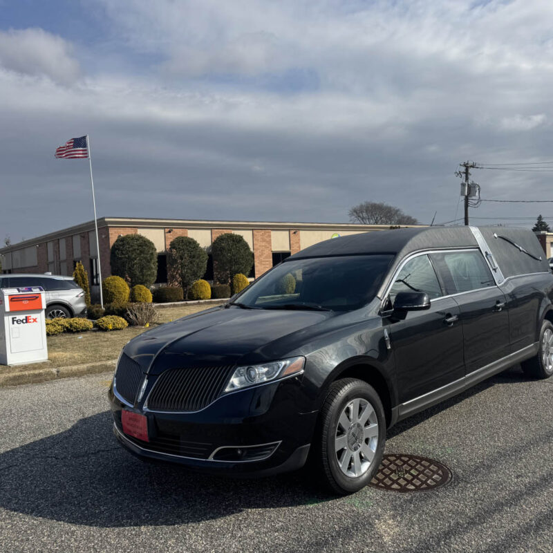 LINCOLN S&S FUNERAL COACH
