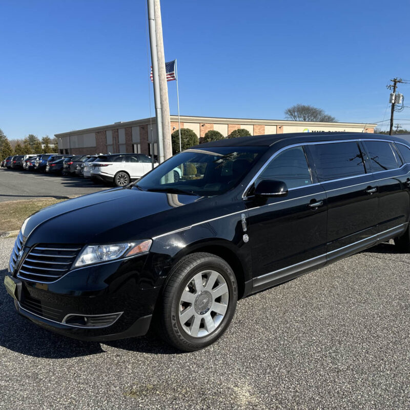 LINCOLN FEDERAL SIX DOOR FUNERAL LIMOUSINE