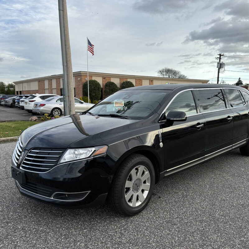 LINCOLN FEDERAL SIX DOOR FUNERAL LIMOUSINE