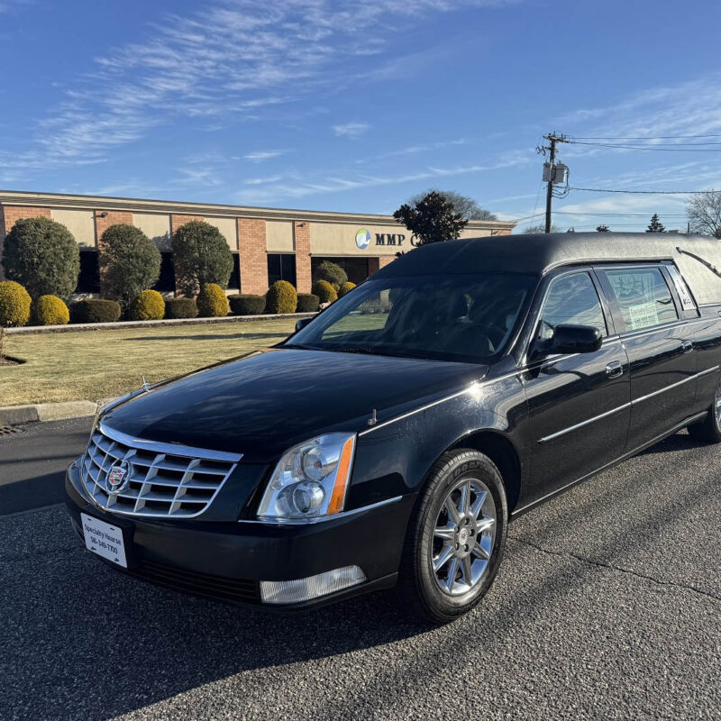 CADILLAC SUPERIOR STATESMAN FUNERAL COACH