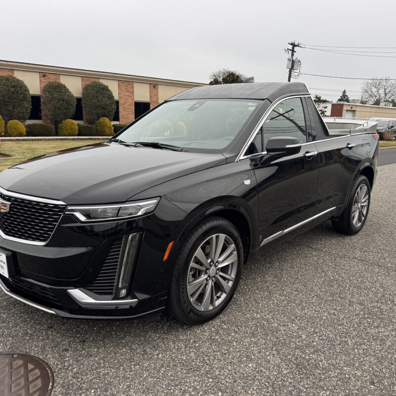 CADILLAC XT6 METROPOLITAN FLOWER CAR
