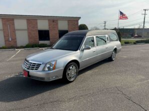 2011 CADILLAC S&S MASTERPIECE FUNERAL COACH